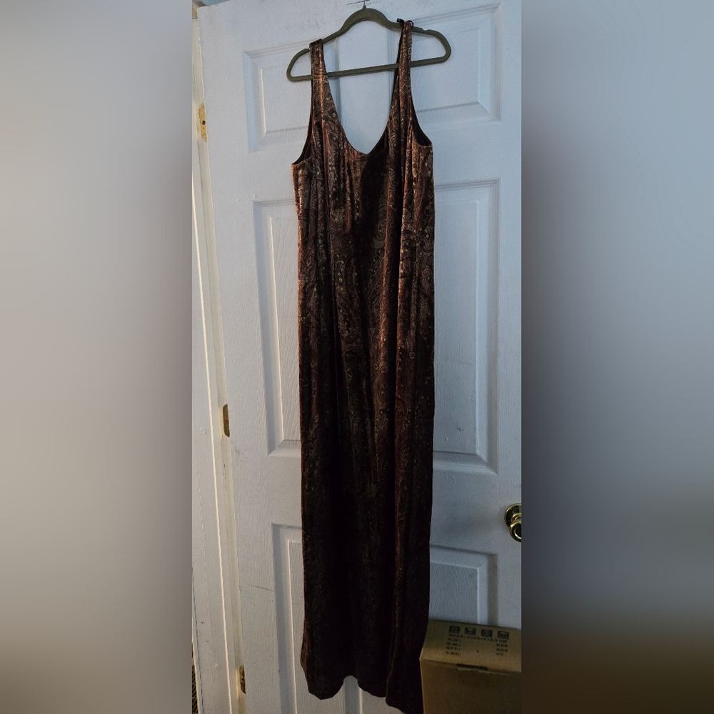NWOT Brown Paisley Full Length Dana Buchman Dress
